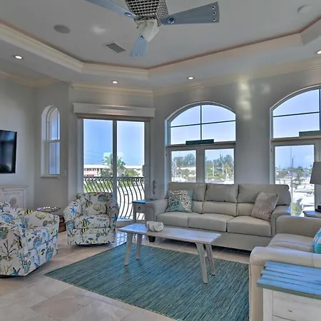 Bradenton Townhome - Walk To Locals-Only Beach!
